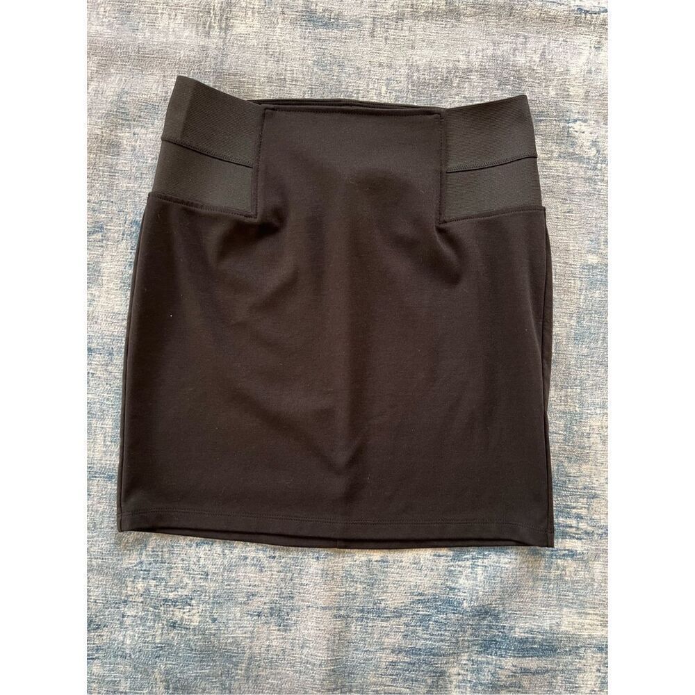 Attention Black Wide Elastic Waistband Mini Skirt Medium
